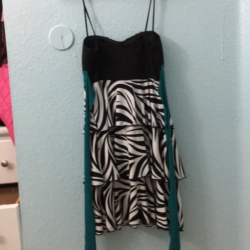 Dress - Picture 2 of 3